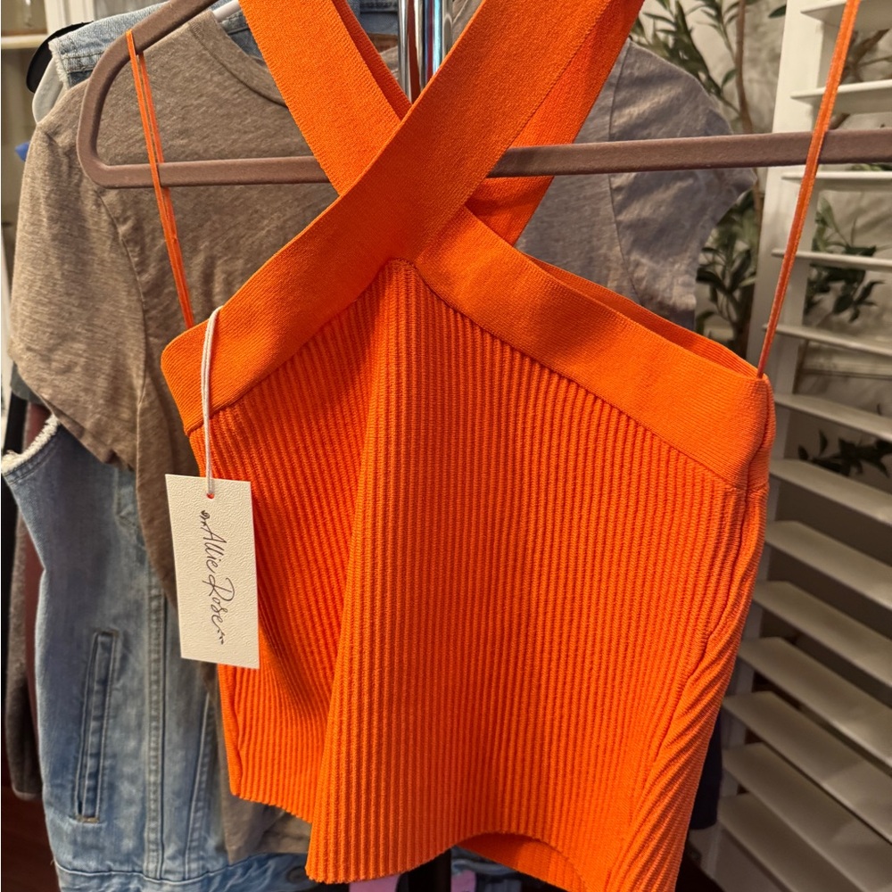 NWT Orange Ribbed Women's Top - Picture 3 of 5
